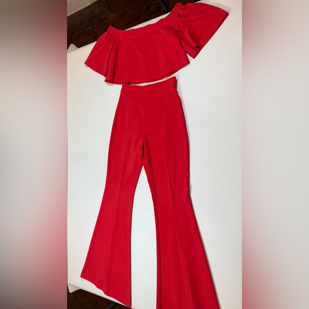 Black Halo women’s size 0 hadid Off-Shoulder Red ruffled Jumpsuit (bin U) - Picture 15 of 16